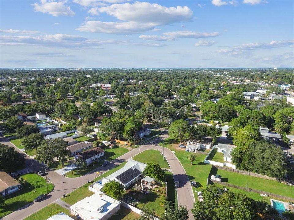 待售: $549,000 (5 贝兹, 3 浴室, 2412 平方英尺)