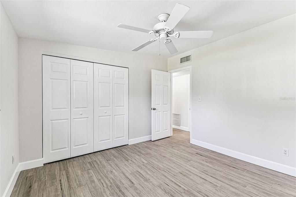 待售: $549,000 (5 贝兹, 3 浴室, 2412 平方英尺)