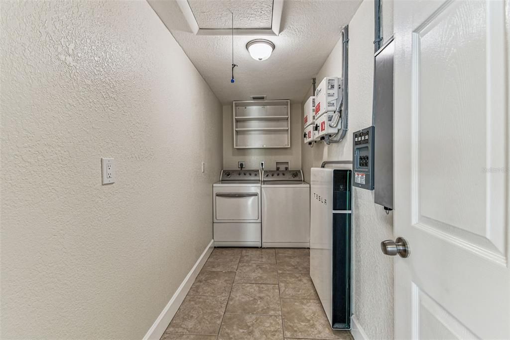 待售: $549,000 (5 贝兹, 3 浴室, 2412 平方英尺)