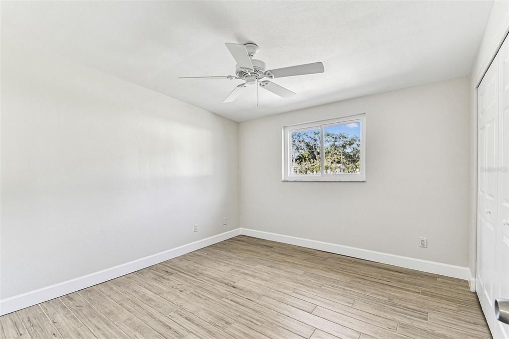 待售: $549,000 (5 贝兹, 3 浴室, 2412 平方英尺)