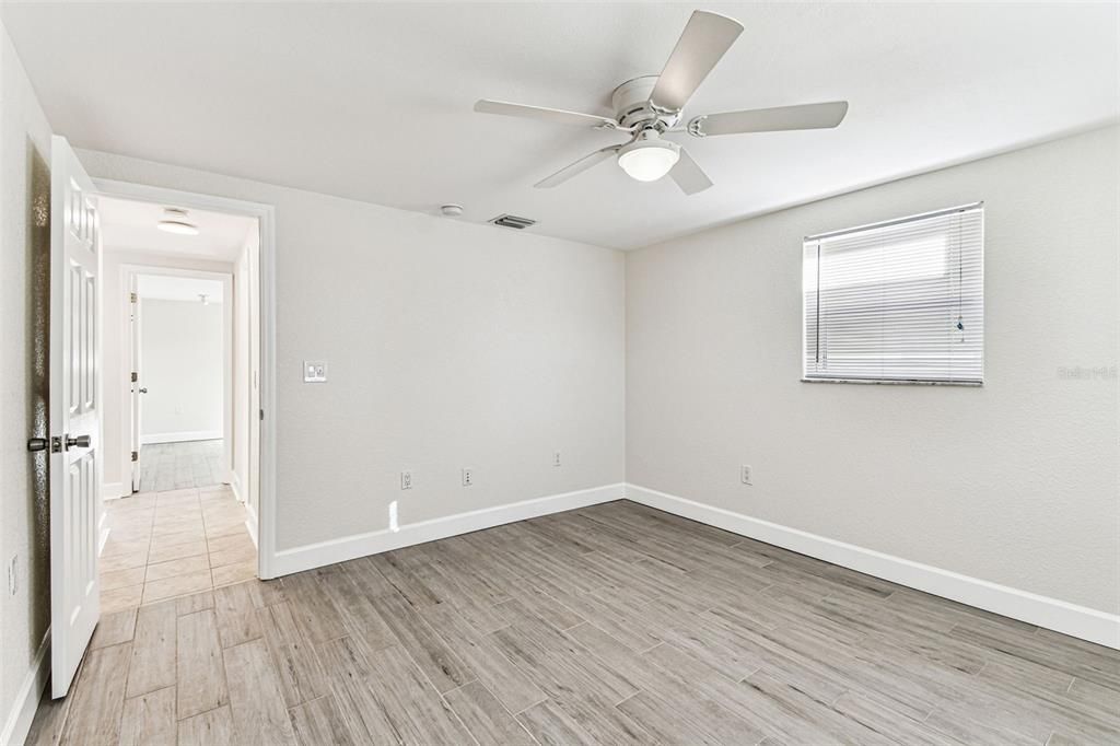 待售: $549,000 (5 贝兹, 3 浴室, 2412 平方英尺)