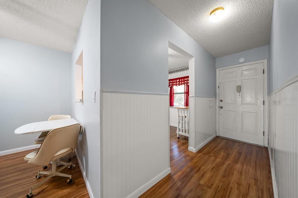 На продажу: $165,000 (2 спален, 2 ванн, 900 Квадратных фут)