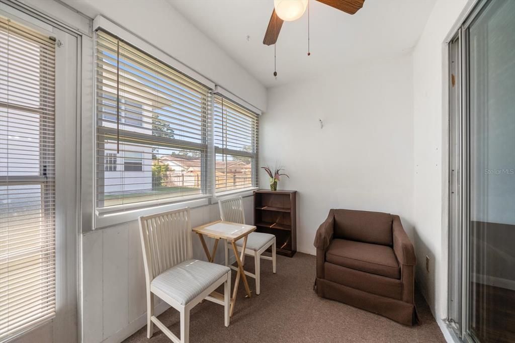 На продажу: $165,000 (2 спален, 2 ванн, 900 Квадратных фут)