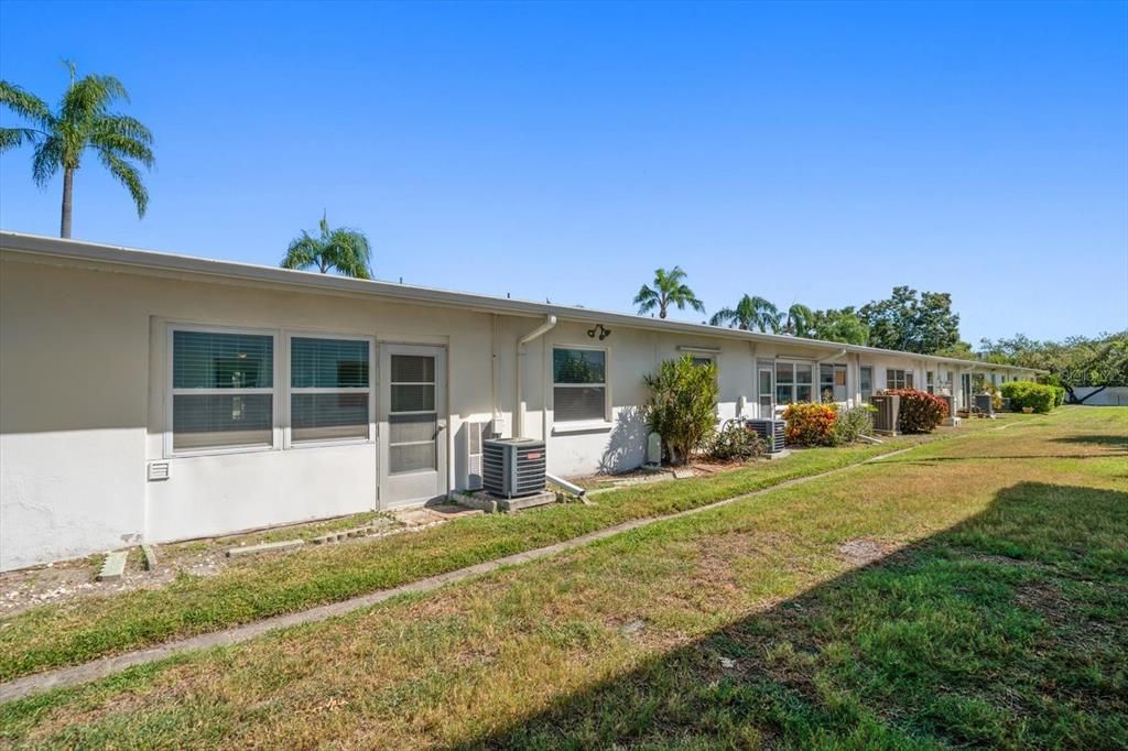 На продажу: $165,000 (2 спален, 2 ванн, 900 Квадратных фут)