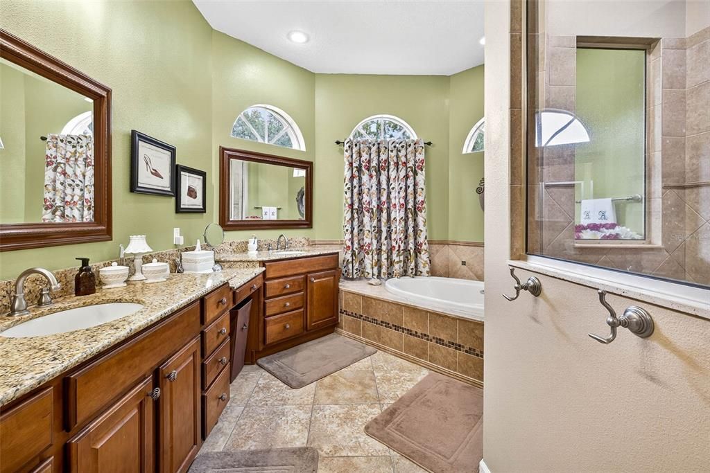 待售: $900,000 (4 贝兹, 3 浴室, 3378 平方英尺)