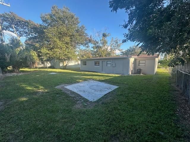 Active With Contract: $289,000 (3 beds, 2 baths, 910 Square Feet)