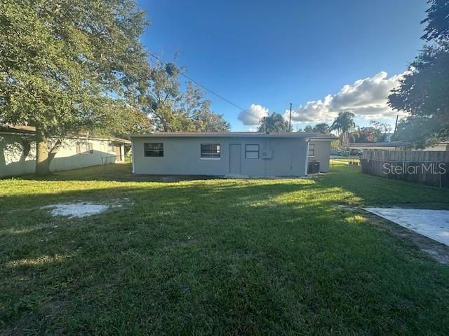 Active With Contract: $289,000 (3 beds, 2 baths, 910 Square Feet)