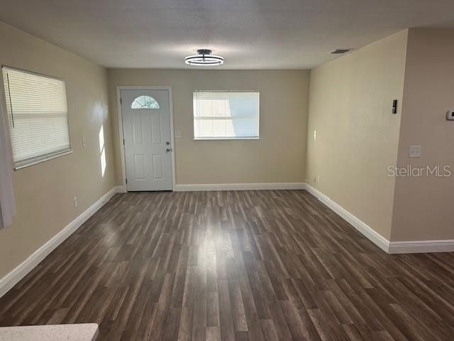 Active With Contract: $289,000 (3 beds, 2 baths, 910 Square Feet)