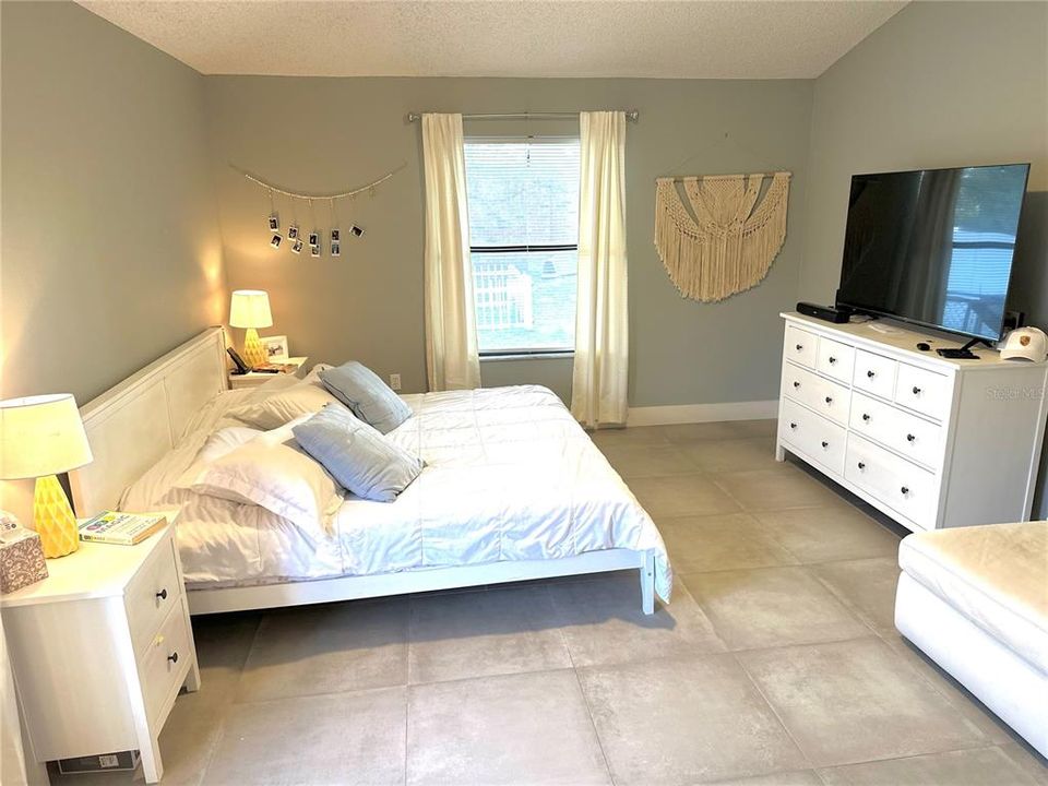 For Sale: $479,500 (4 beds, 2 baths, 2070 Square Feet)