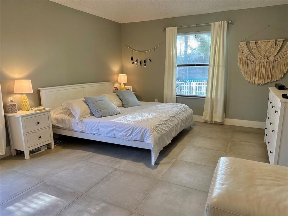 For Sale: $479,500 (4 beds, 2 baths, 2070 Square Feet)