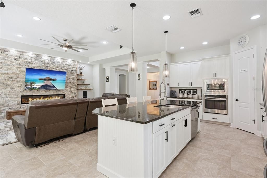 На продажу: $825,000 (4 спален, 3 ванн, 3262 Квадратных фут)