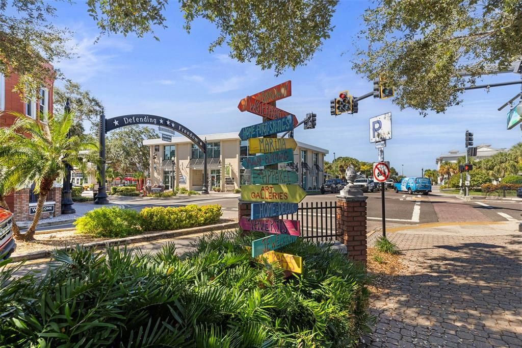 For Sale: $960,000 (4 beds, 3 baths, 2415 Square Feet)