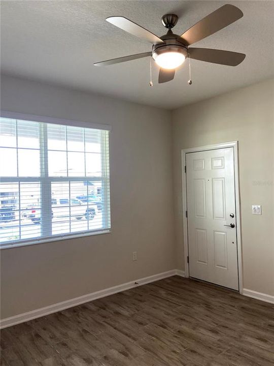 For Rent: $1,250 (1 beds, 1 baths, 500 Square Feet)