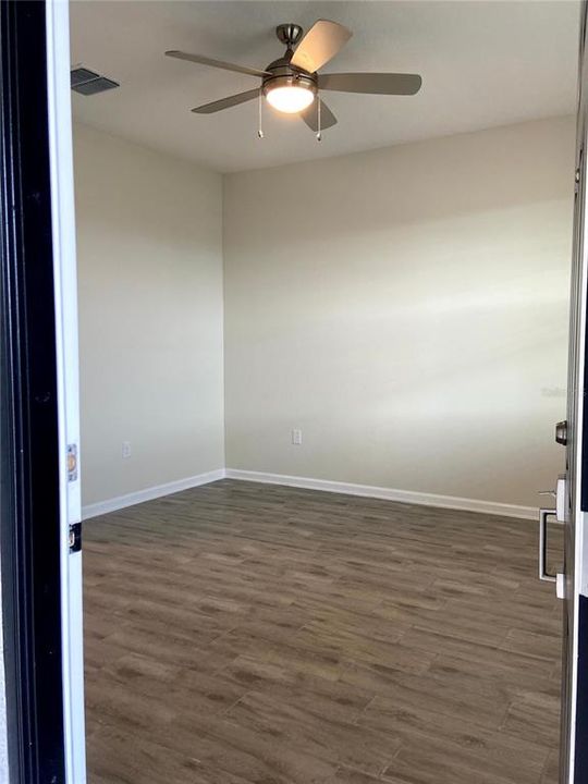 For Rent: $1,250 (1 beds, 1 baths, 500 Square Feet)