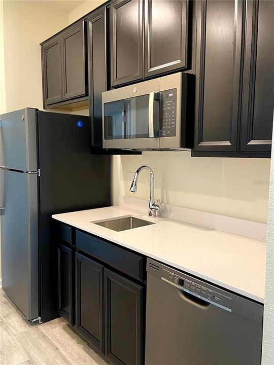 For Rent: $1,250 (1 beds, 1 baths, 500 Square Feet)