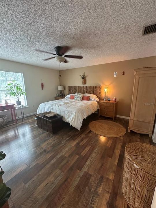 На продажу: $605,000 (4 спален, 2 ванн, 2320 Квадратных фут)