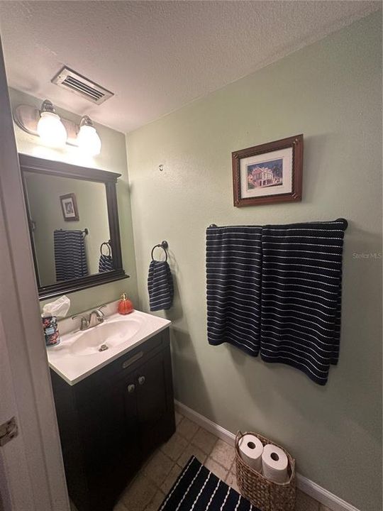 На продажу: $605,000 (4 спален, 2 ванн, 2320 Квадратных фут)