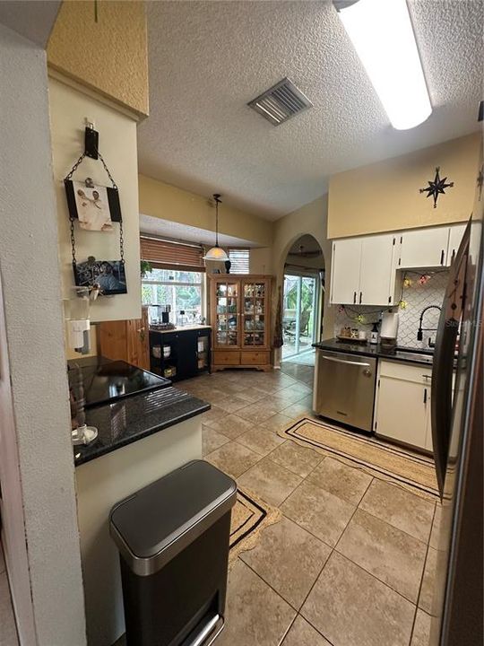 На продажу: $605,000 (4 спален, 2 ванн, 2320 Квадратных фут)