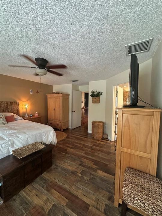 На продажу: $605,000 (4 спален, 2 ванн, 2320 Квадратных фут)