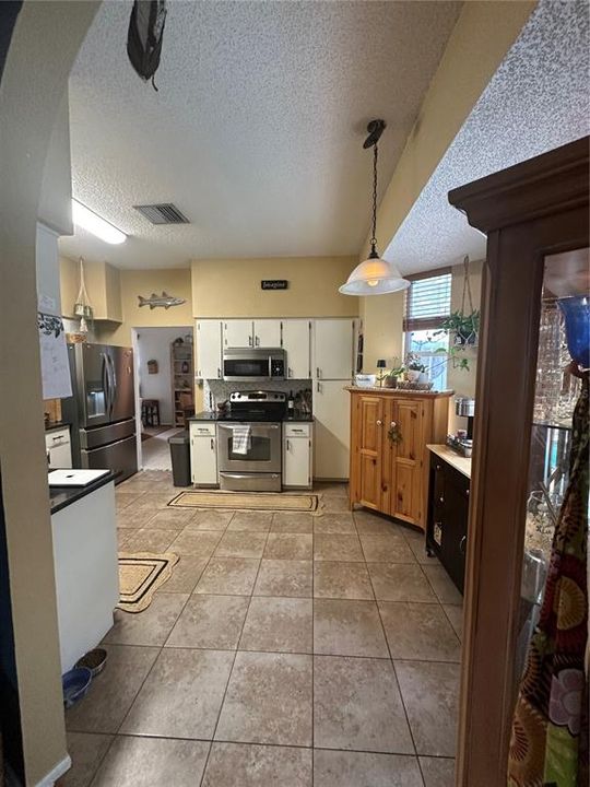 На продажу: $605,000 (4 спален, 2 ванн, 2320 Квадратных фут)