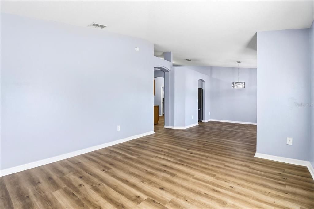 En Venta: $374,900 (3 camas, 2 baños, 1659 Pies cuadrados)