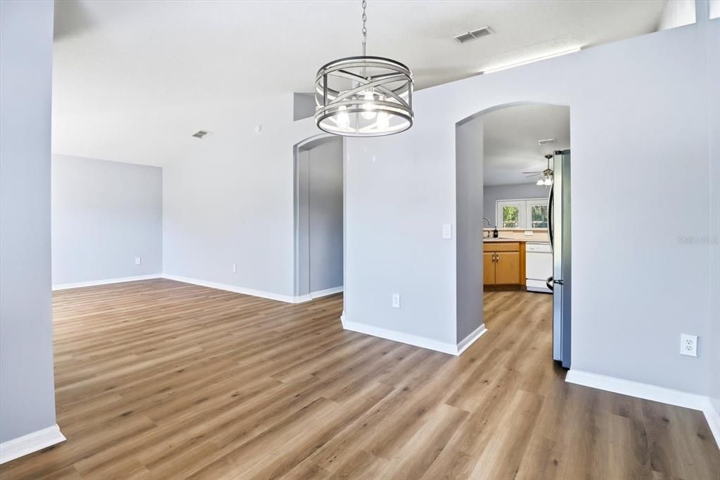 En Venta: $374,900 (3 camas, 2 baños, 1659 Pies cuadrados)