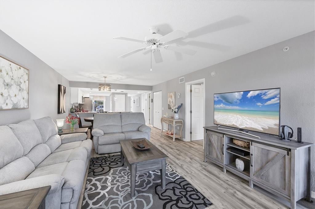 For Sale: $190,000 (2 beds, 2 baths, 1230 Square Feet)