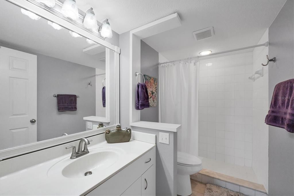 For Sale: $190,000 (2 beds, 2 baths, 1230 Square Feet)