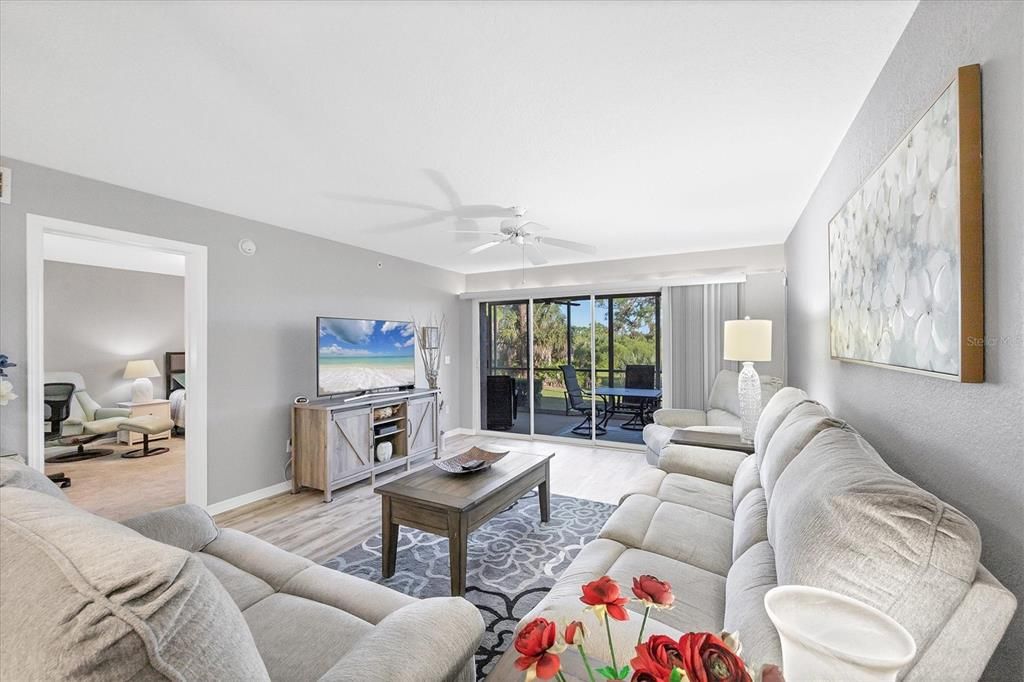 For Sale: $190,000 (2 beds, 2 baths, 1230 Square Feet)