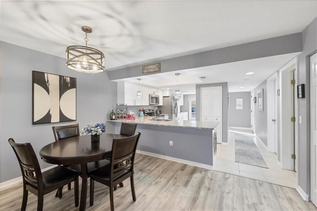 For Sale: $190,000 (2 beds, 2 baths, 1230 Square Feet)