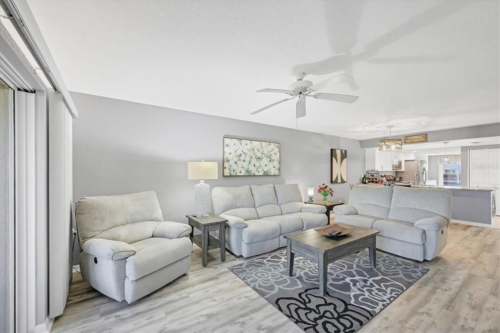 For Sale: $190,000 (2 beds, 2 baths, 1230 Square Feet)