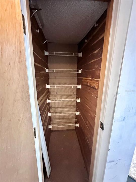 For Rent: $1,799 (3 beds, 1 baths, 1300 Square Feet)