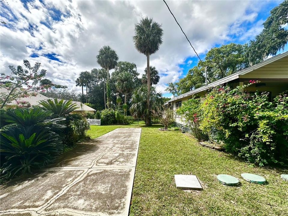 For Rent: $1,799 (3 beds, 1 baths, 1300 Square Feet)