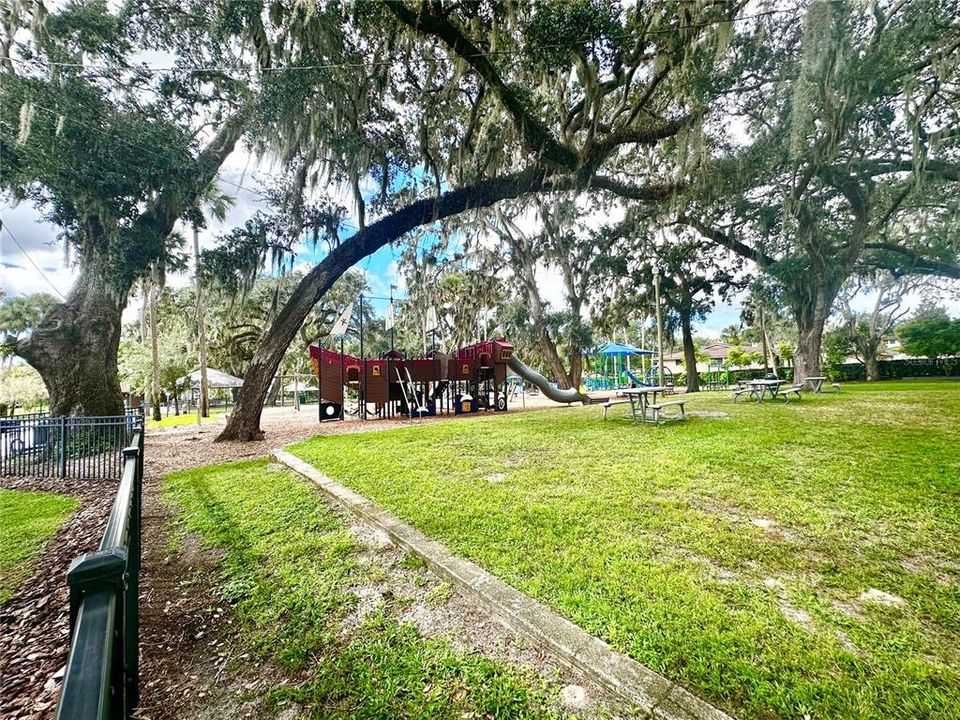 For Rent: $1,799 (3 beds, 1 baths, 1300 Square Feet)