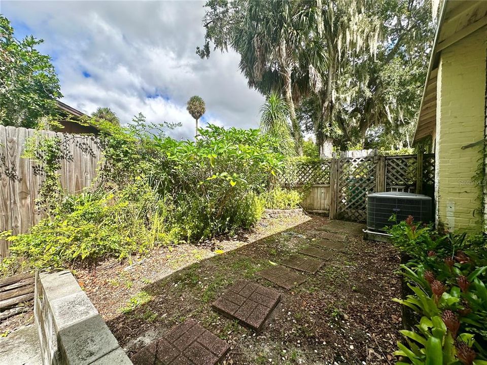 For Rent: $1,799 (3 beds, 1 baths, 1300 Square Feet)