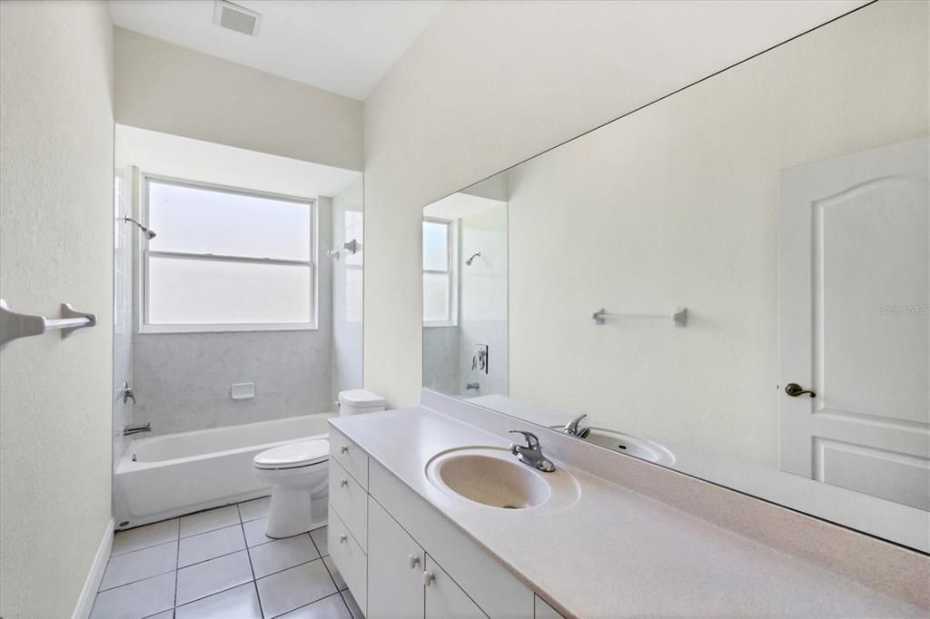 Под контрактом: $275,000 (3 спален, 2 ванн, 2287 Квадратных фут)