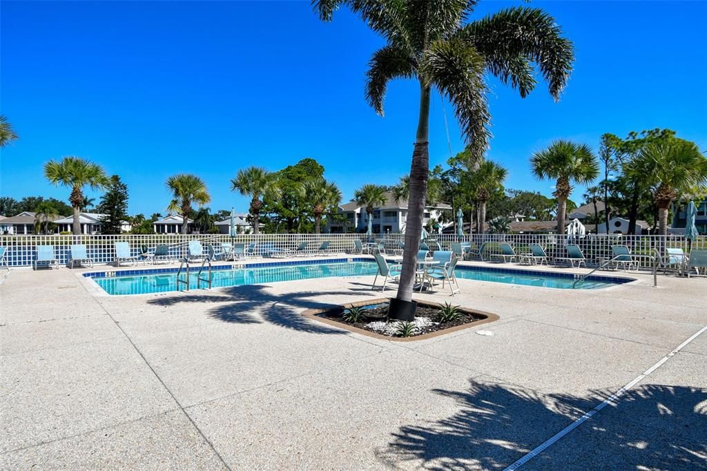 For Sale: $379,000 (2 beds, 2 baths, 1083 Square Feet)