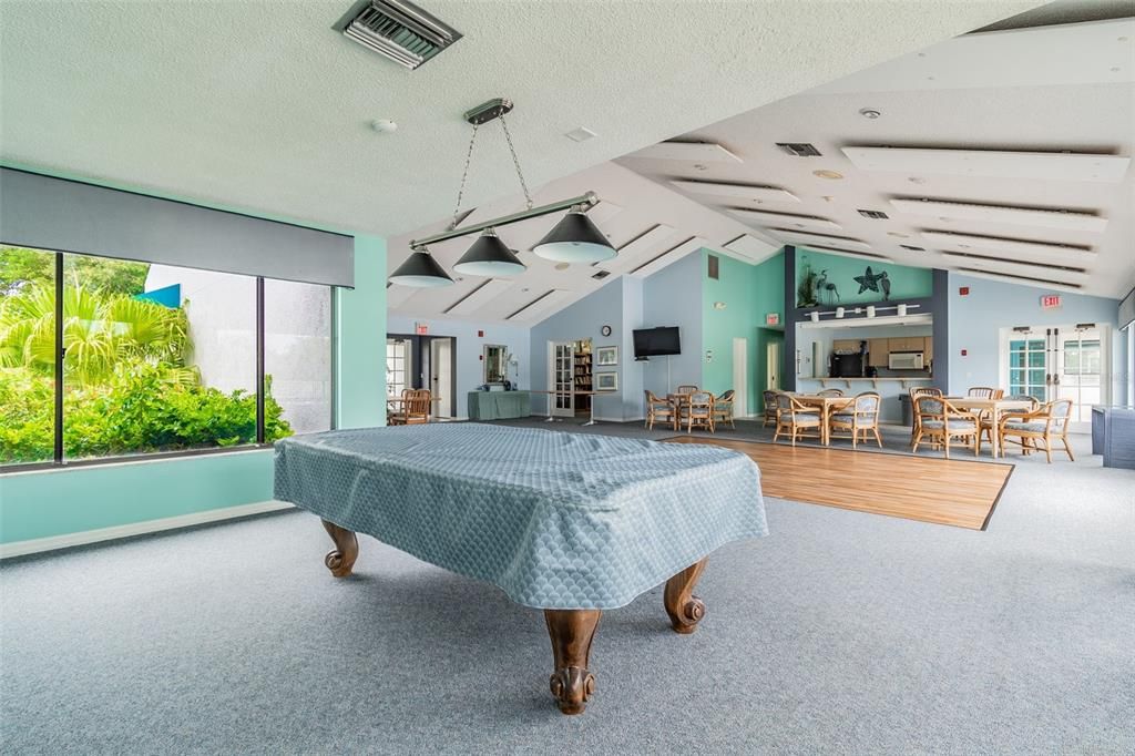 For Sale: $379,000 (2 beds, 2 baths, 1083 Square Feet)