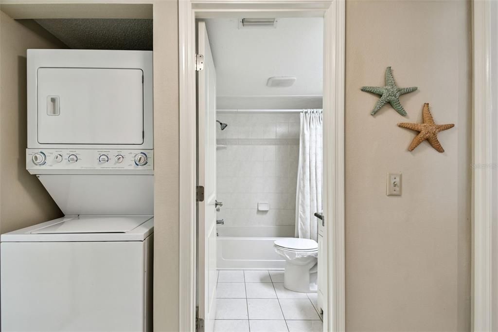 For Sale: $379,000 (2 beds, 2 baths, 1083 Square Feet)