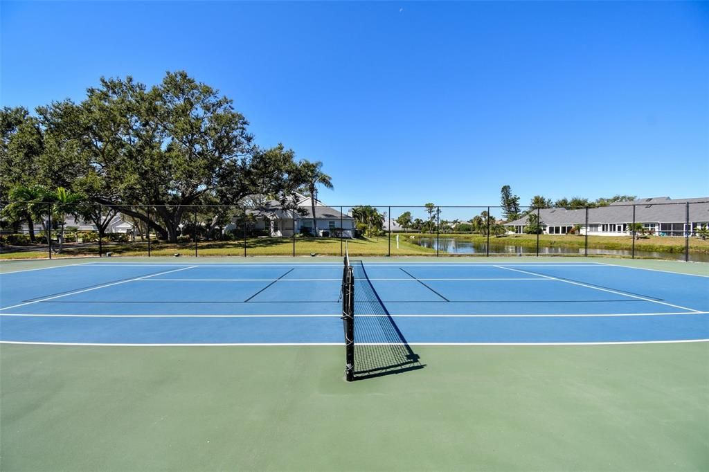 For Sale: $379,000 (2 beds, 2 baths, 1083 Square Feet)