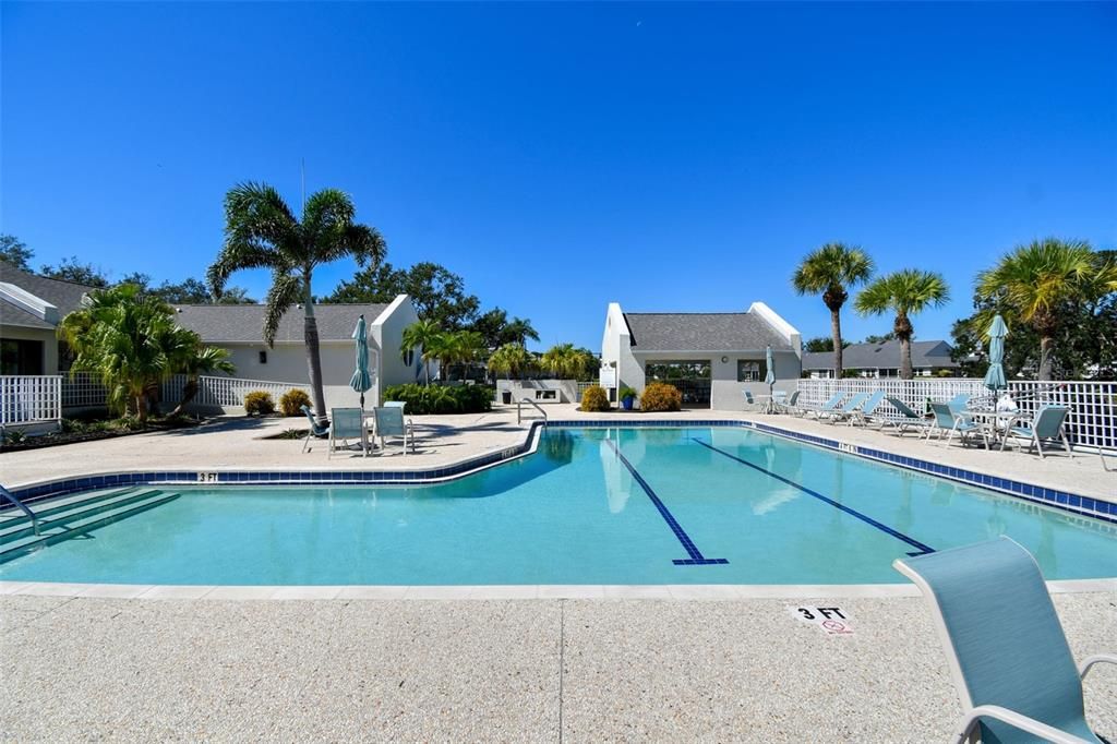 For Sale: $379,000 (2 beds, 2 baths, 1083 Square Feet)