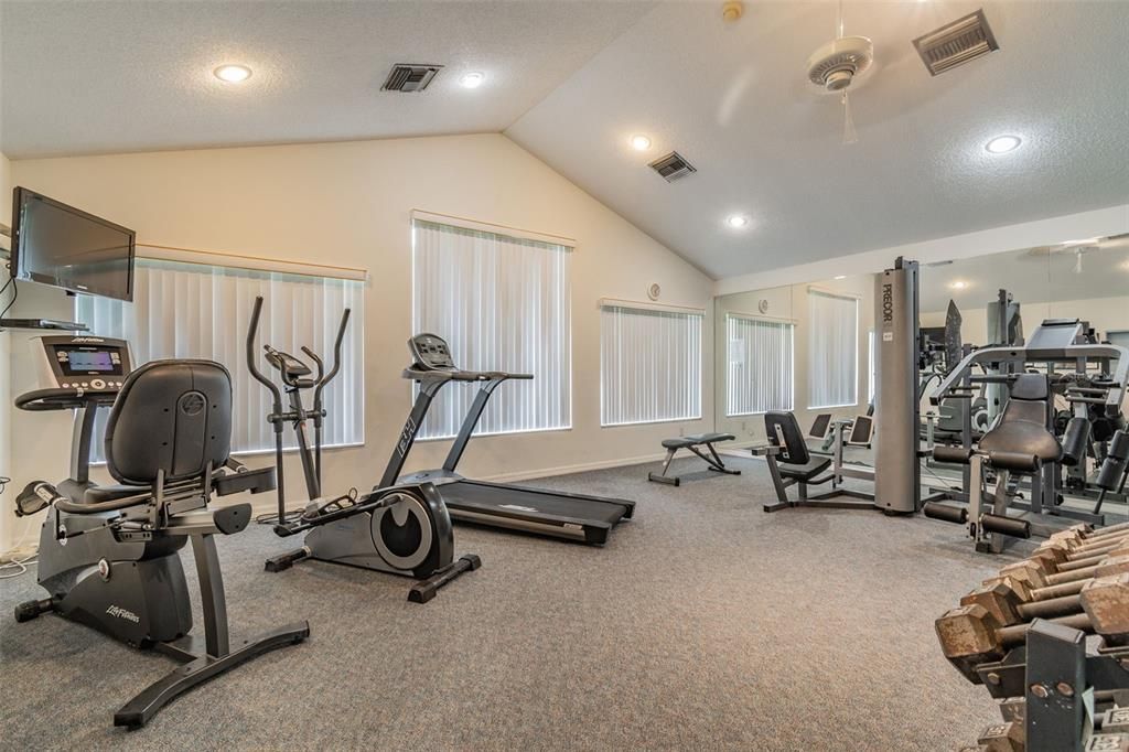 For Sale: $379,000 (2 beds, 2 baths, 1083 Square Feet)