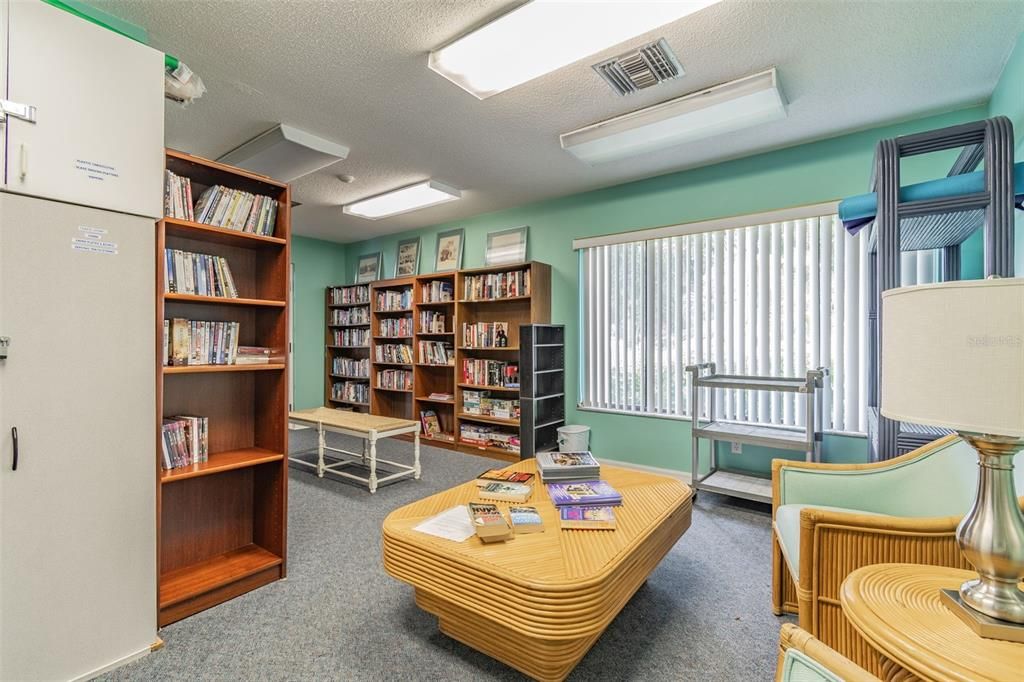 For Sale: $379,000 (2 beds, 2 baths, 1083 Square Feet)