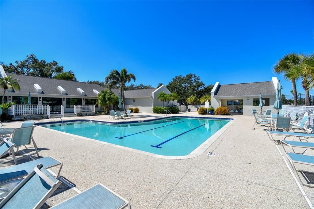 For Sale: $379,000 (2 beds, 2 baths, 1083 Square Feet)