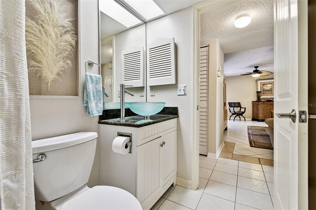 For Sale: $379,000 (2 beds, 2 baths, 1083 Square Feet)