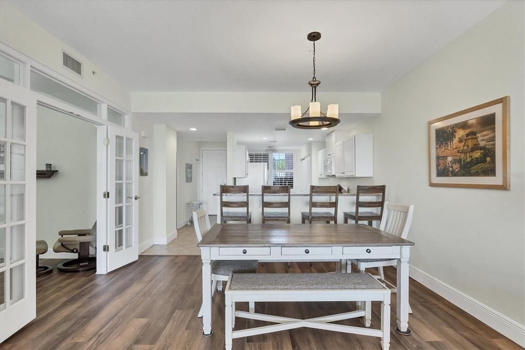 待售: $550,000 (2 贝兹, 2 浴室, 1456 平方英尺)