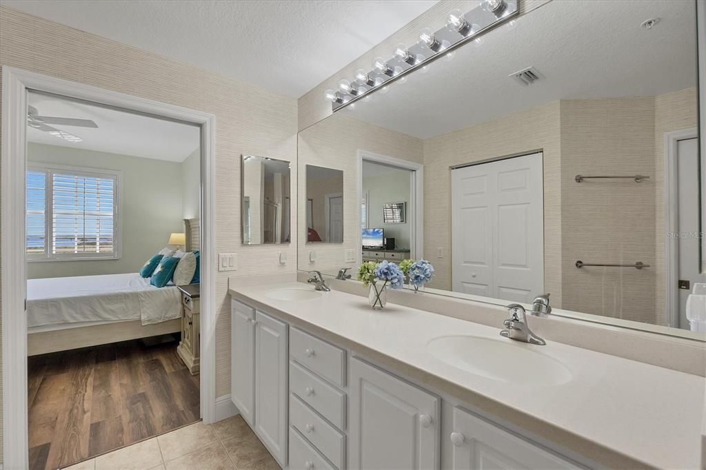 待售: $550,000 (2 贝兹, 2 浴室, 1456 平方英尺)