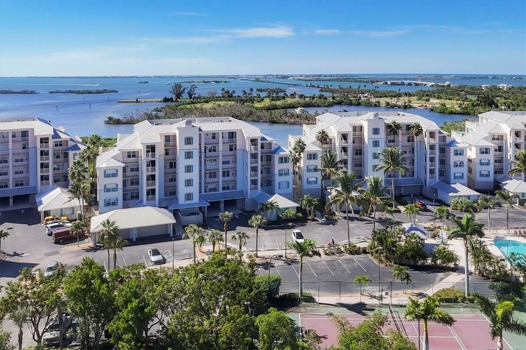 待售: $550,000 (2 贝兹, 2 浴室, 1456 平方英尺)