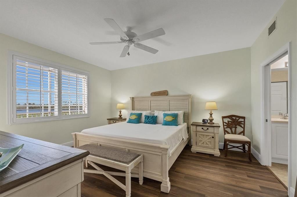 待售: $550,000 (2 贝兹, 2 浴室, 1456 平方英尺)