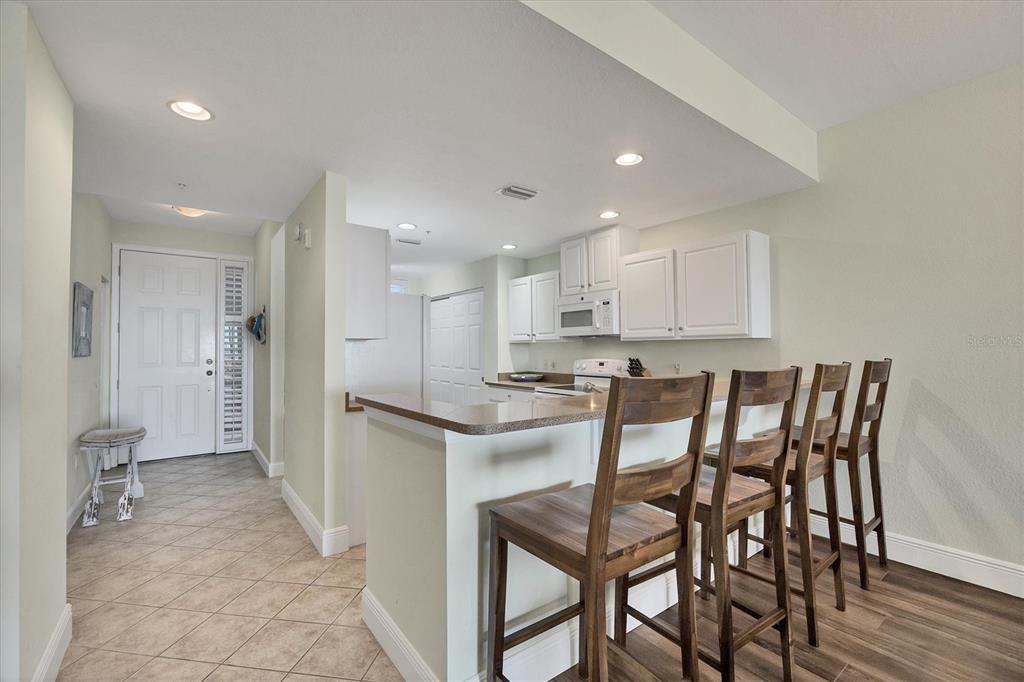 待售: $550,000 (2 贝兹, 2 浴室, 1456 平方英尺)